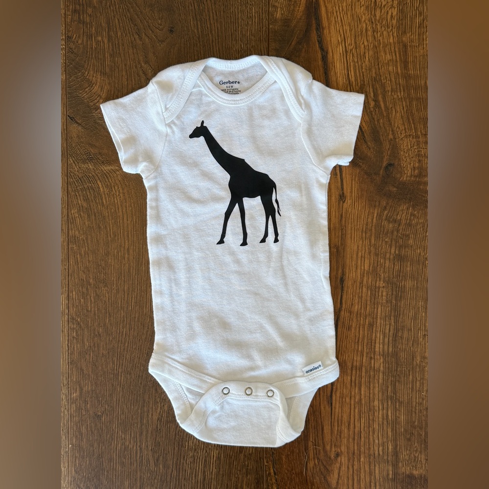 ✨4/$15✨ Giraffe Baby Onesie Gerber Size 6-9 Months